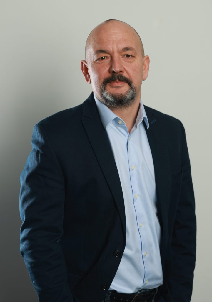 Bogdan Tiron – Anton